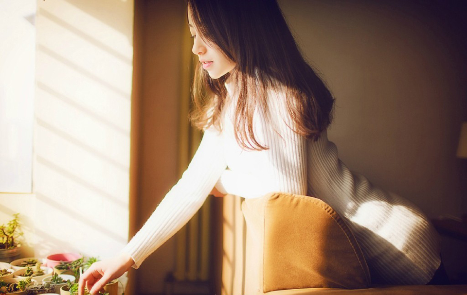 “好了，这些东西无须解释，我也没理由去吃一个死人的醋。”吕布点点头，人都是自己的了，跟了自己这么些年，难道还担心小乔因为一个死人做出什么蠢事？若真是那样，那也就没有存在的必要了。